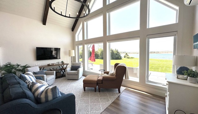 Water View Cottage With Access To River & Minutes To Sandy North Shore Beaches in Kensington