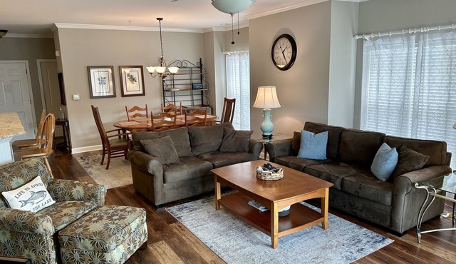 Waterfront 3BR Condo, 1st Floor, Pool and Tennis in Cornelius