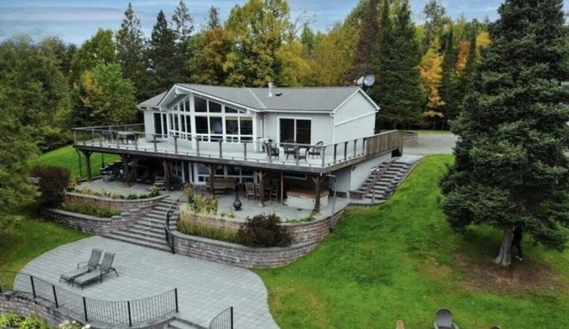 Waterfront, Gorgeous Dream Cottage in Mckellar