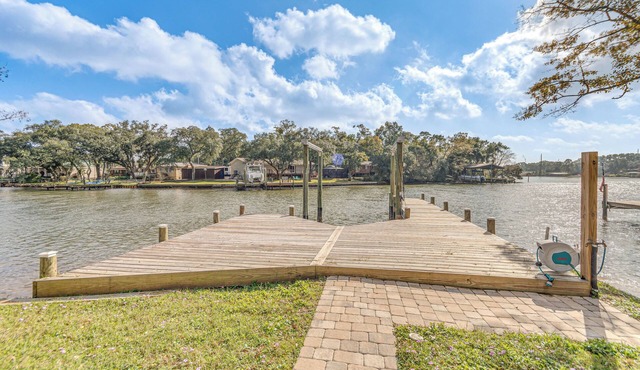 Waterfront Retreat w/Outdoor Oasis in Pensacola in Pensacola