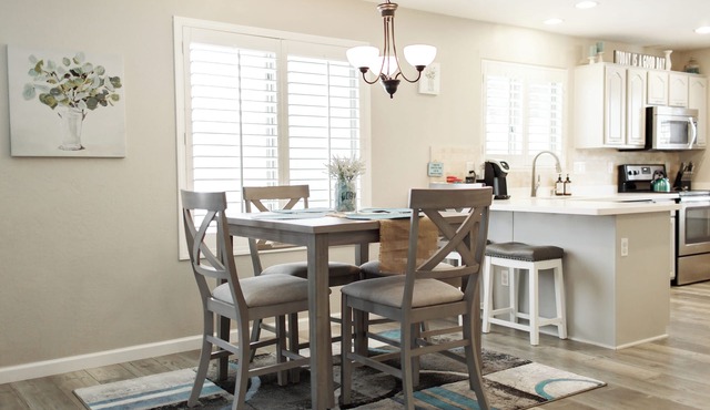 Welcome to this updated beautiful home. Heated community pools. Sleeps 6 in Gilbert