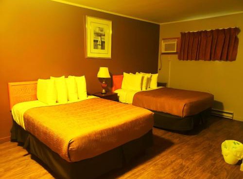 Wildwood Motel in Shelburne