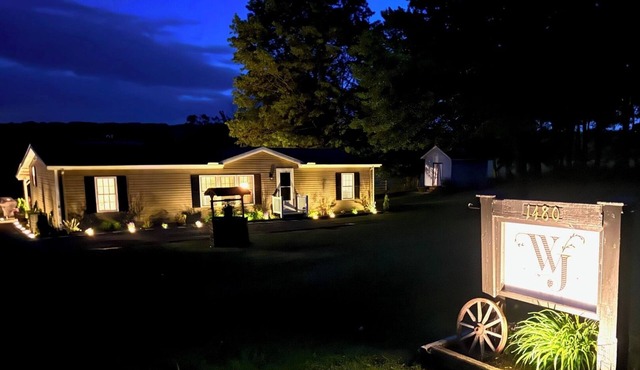 WJ's Countryside Retreat - Minutes from Peek'n Peak Resort & Findley Lake, NY ! in Clymer