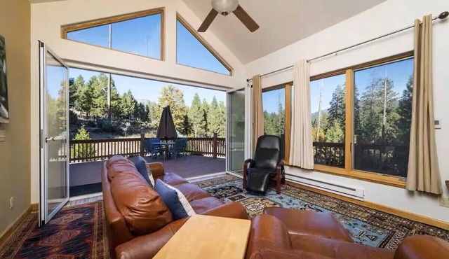 Yosemite Valley Retreat with BBQ, Full Kitchen & 2 Queen Beds in TUOLUMNE MEADOWS