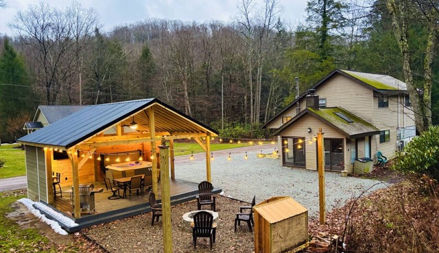Yough Lake Streamside Cottage w/Hot Tub, Pavilion, Firepit in Confluence