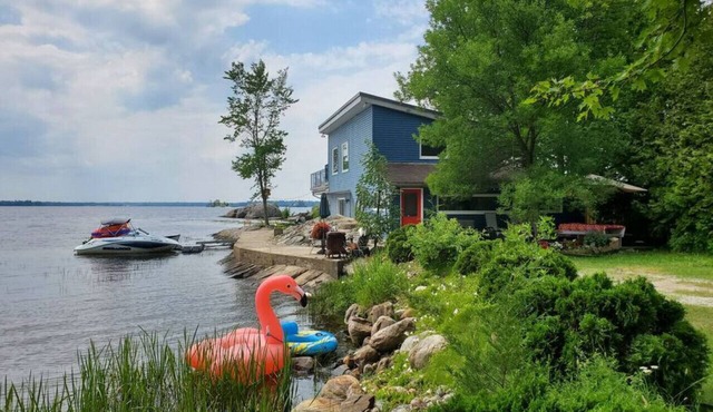 ZuKaLand Lakehouse|Rooftop Terrace|Optional Cedar WoodFired Cedar Hot Tub & Sauna in Gravenhurst