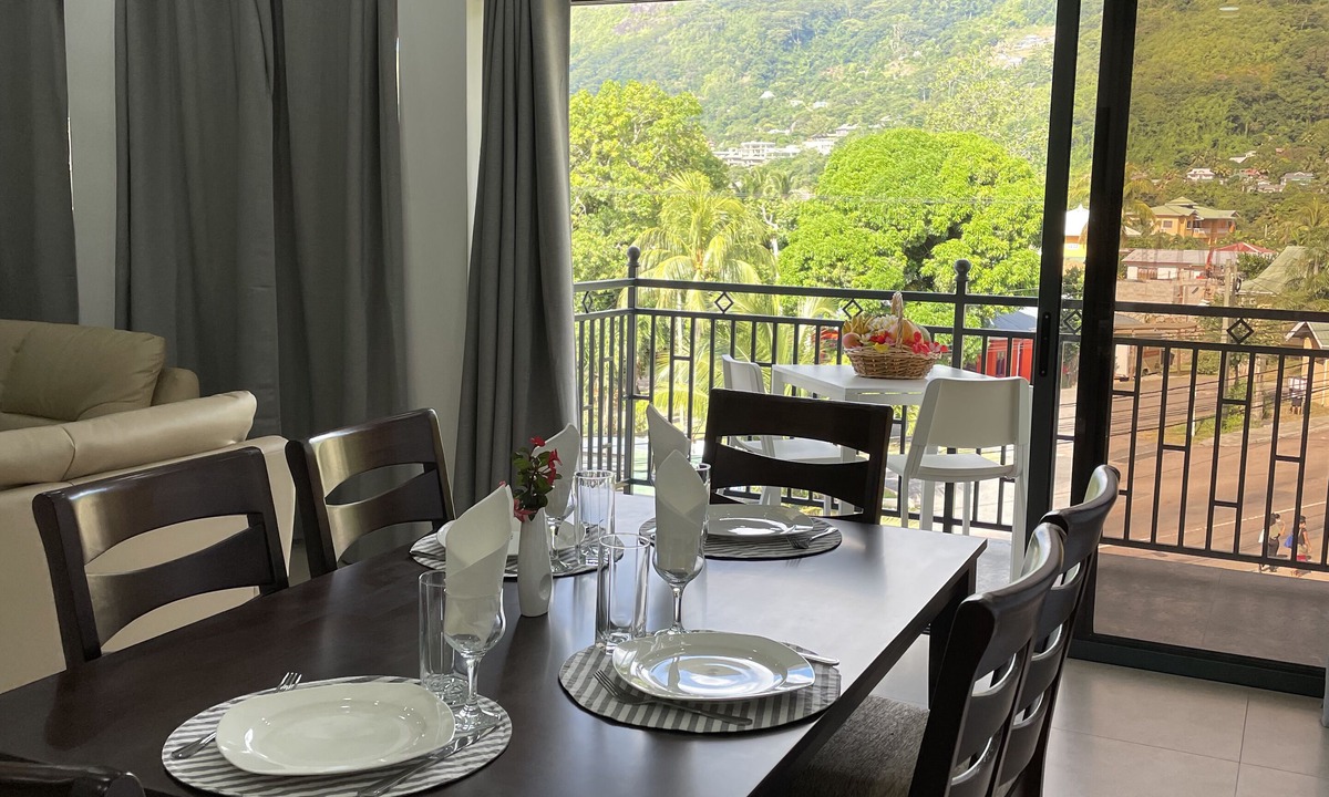 Beau Vallon Hotel | B Holiday Apartments