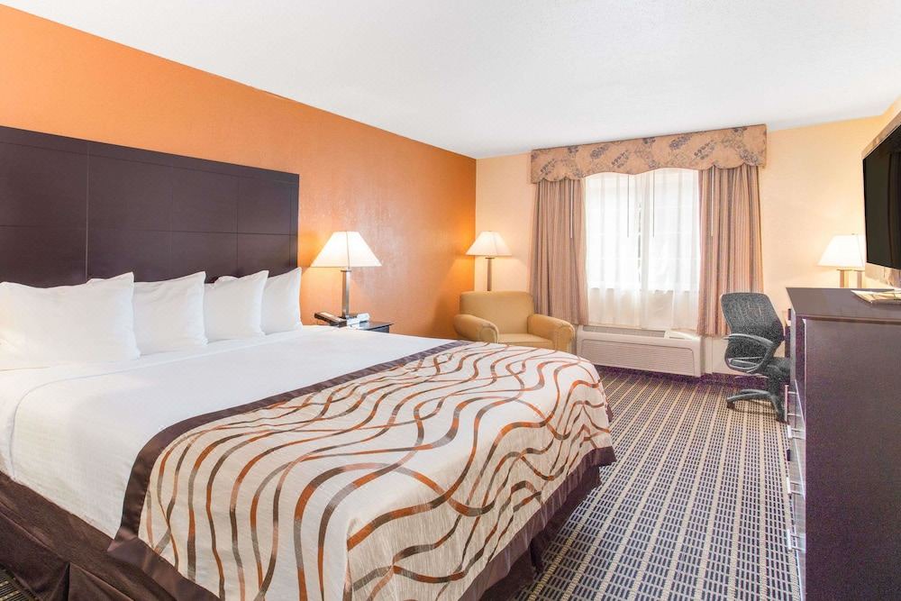 Photo of Bedroom in Norton Shores