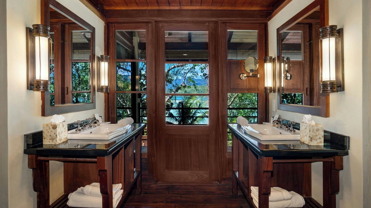 Photo of Bathroom in Round Island