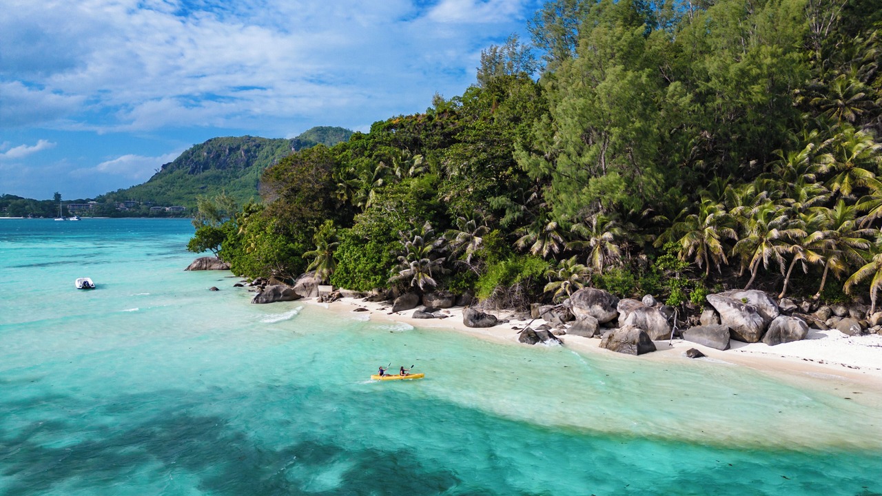 Photo of Others in Round Island