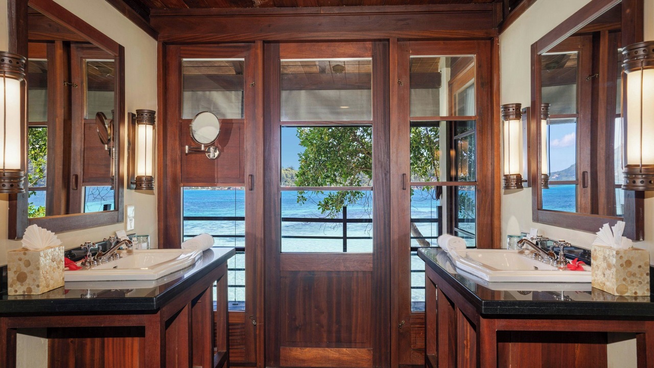 Photo of Bathroom in Round Island