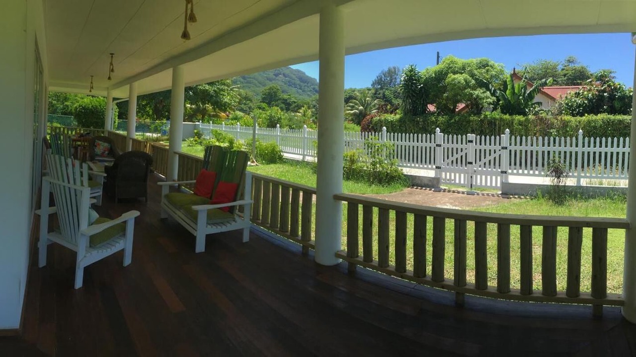 Photo of Patio Balcony in La Passe