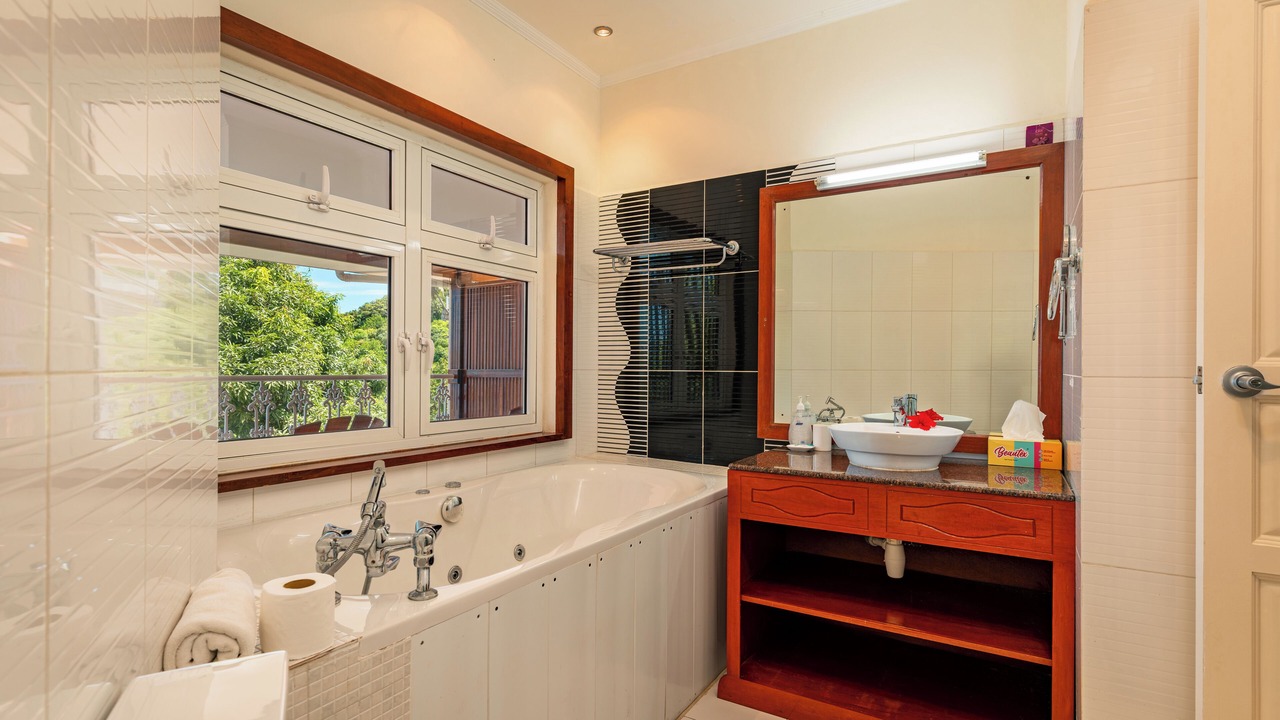 Photo of Bathroom in Glacis
