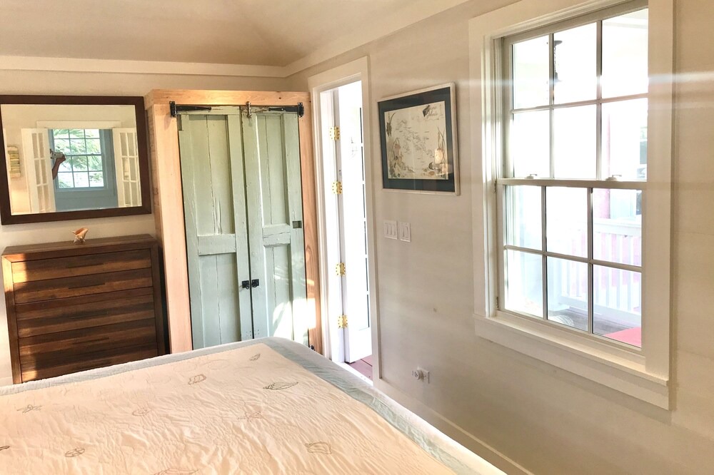Photo of Bedroom in Dunmore Town