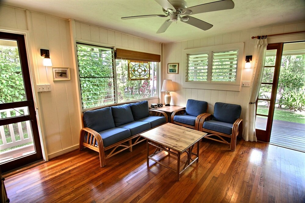 Photo of Livingroom in Hanalei