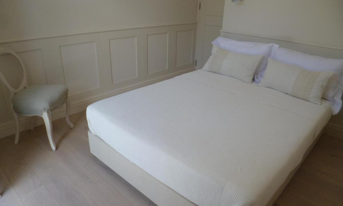 Photo of Bedroom in Beau Vallon