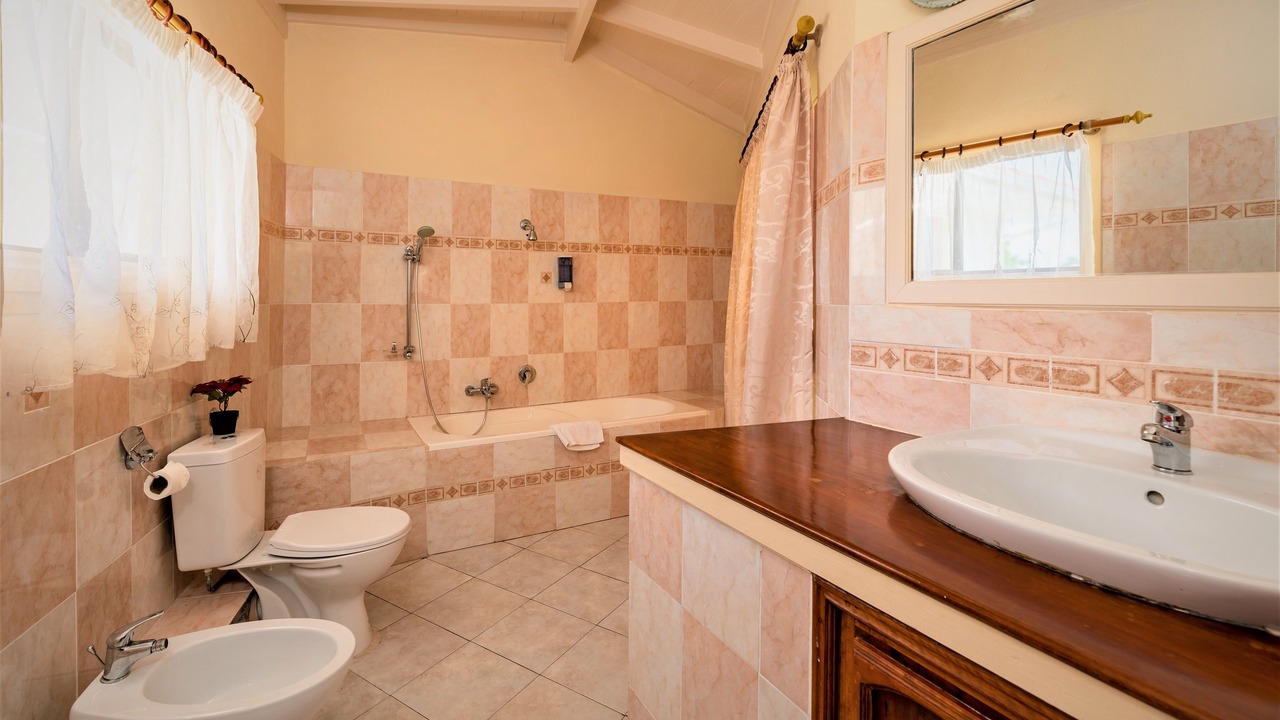 Photo of Bathroom in Glacis