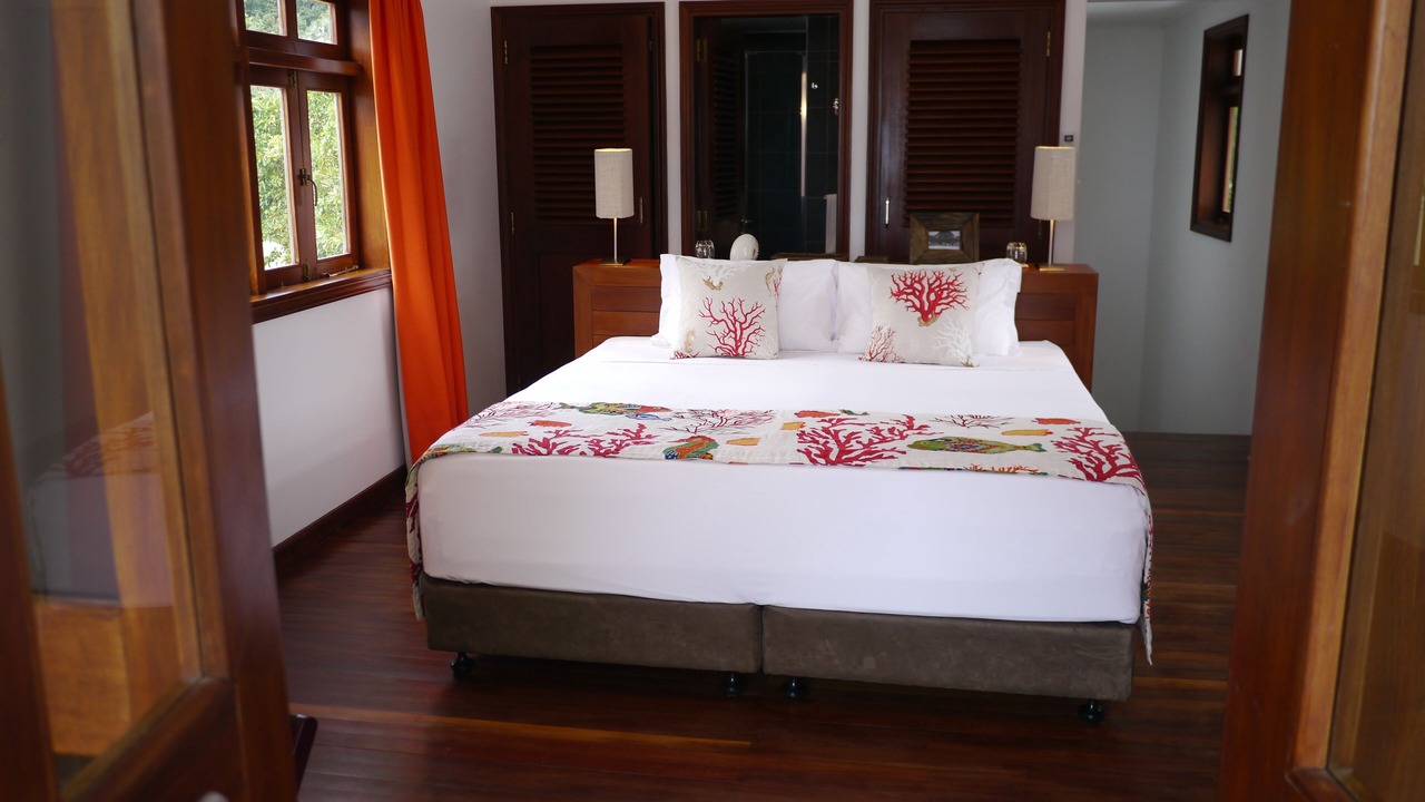 Photo of Bedroom in Silhouette Island