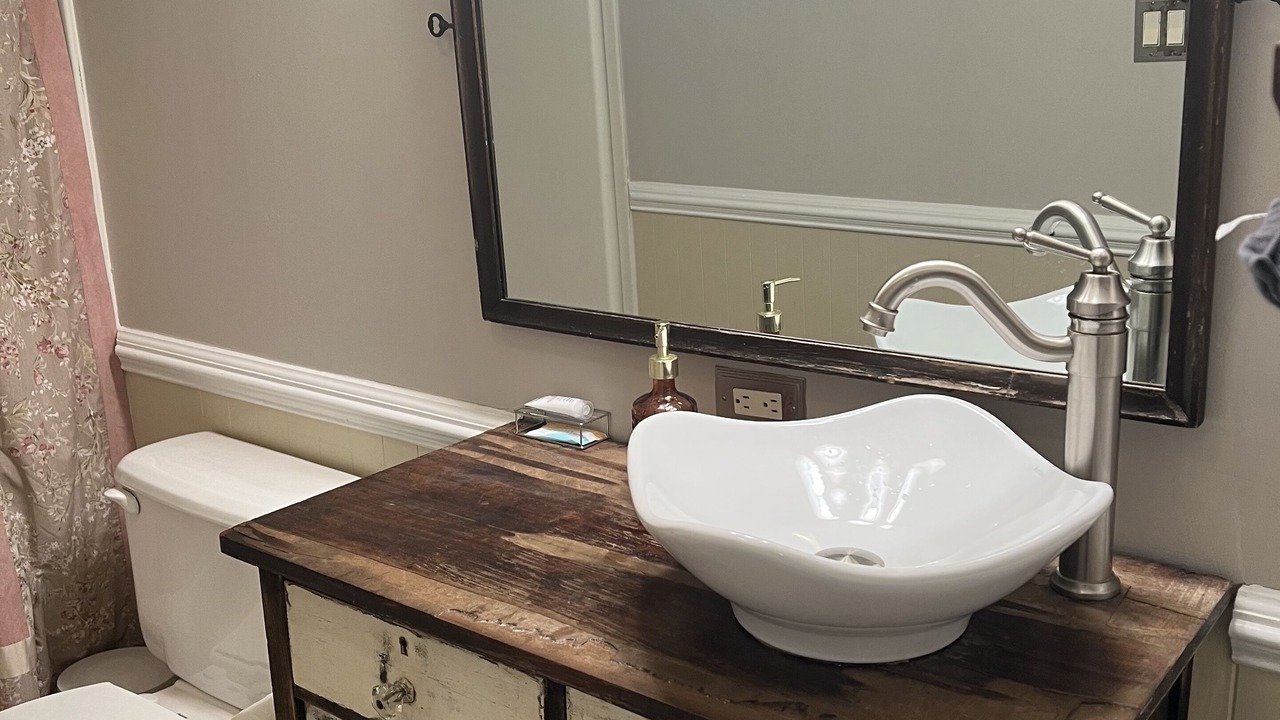 Photo of Bathroom in Kipling