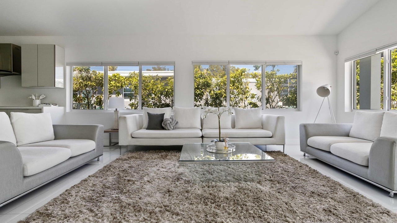 Photo of Livingroom in North Bay Village