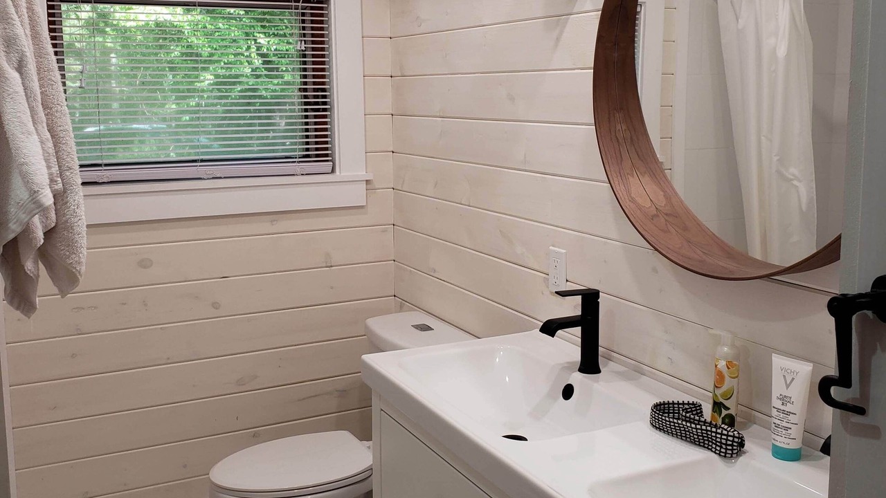 Photo of Bathroom in Muskoka Lakes