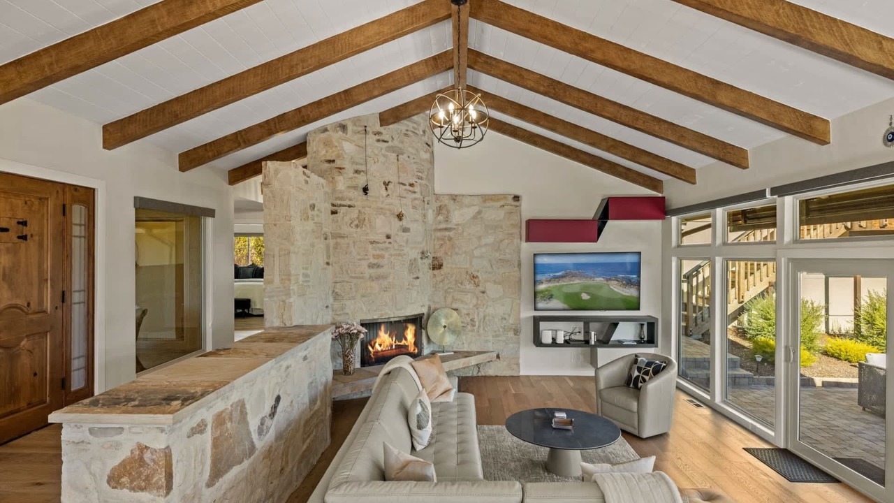 Photo of Livingroom in Carmel
