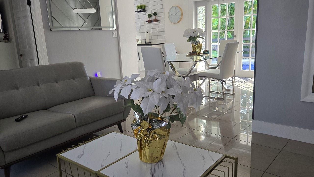 Photo of Livingroom in Davie
