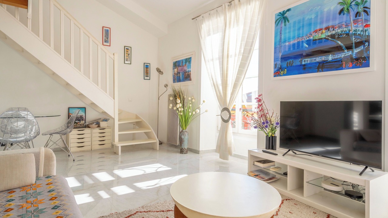 Photo of Livingroom in Jean-Medecin