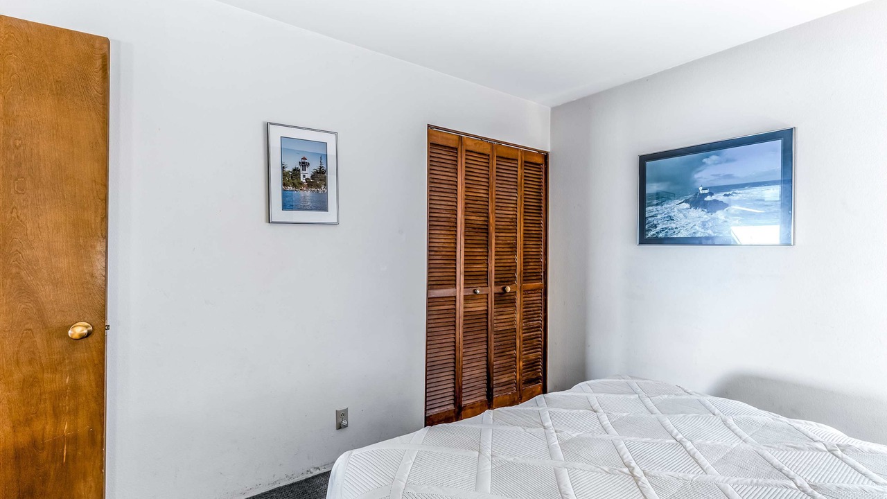 Photo of Bedroom in Historic Bayfront