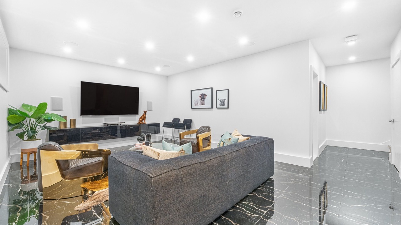 Photo of Livingroom in North Vancouver