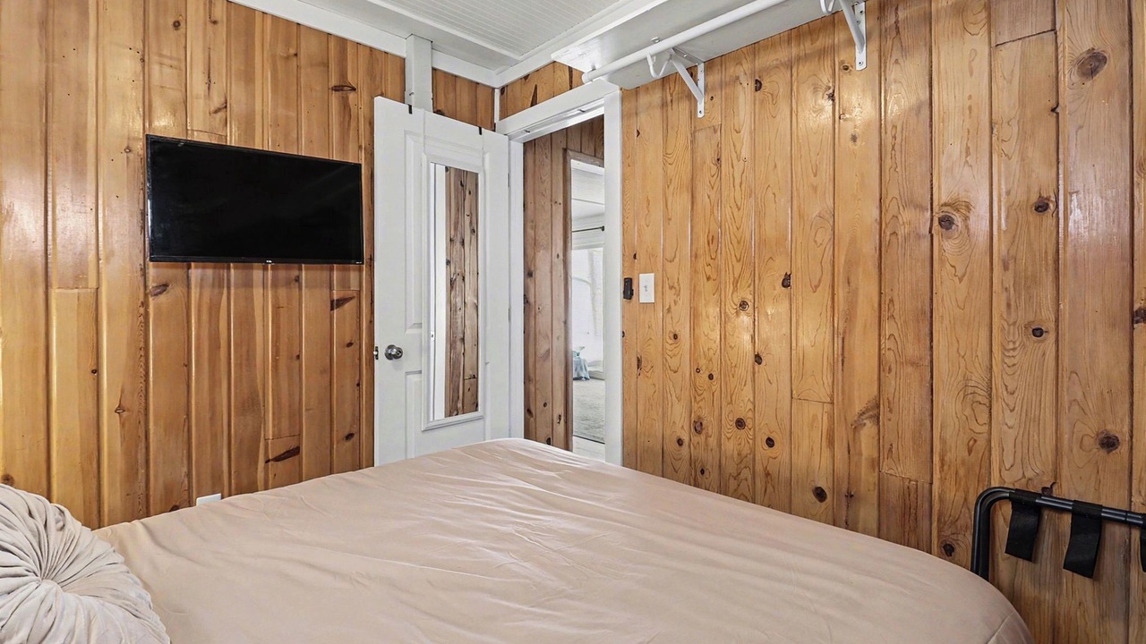 Photo of Bedroom in Pentwater