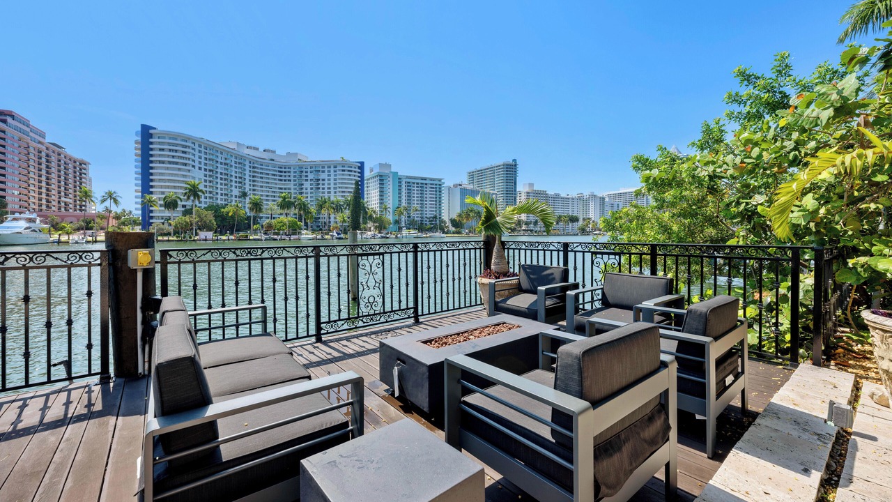 Photo of Outdoor in North Bay Village
