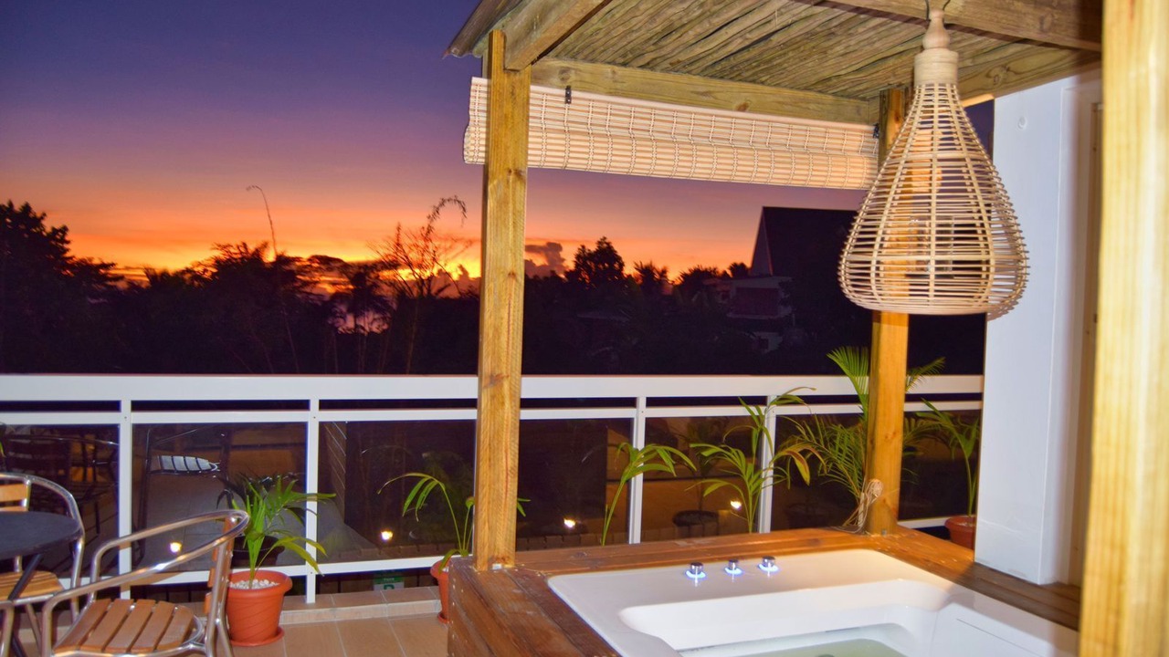 Photo of Patio Balcony in Mare Anglaise