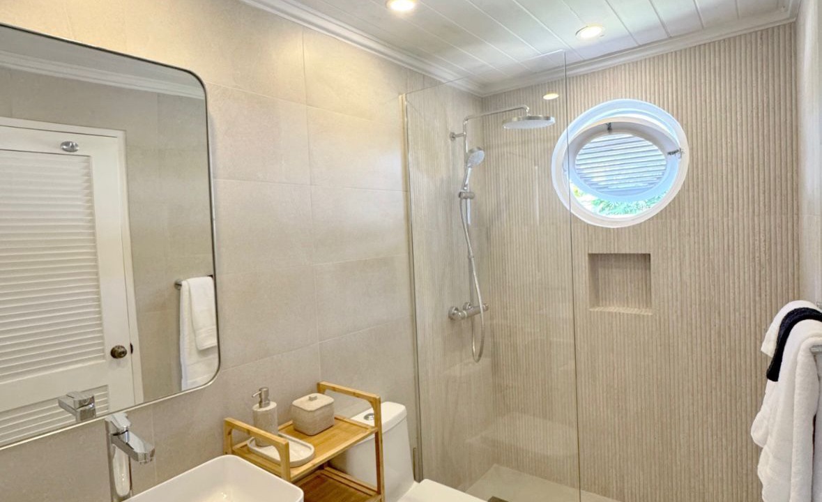 Photo of Bathroom in Porters