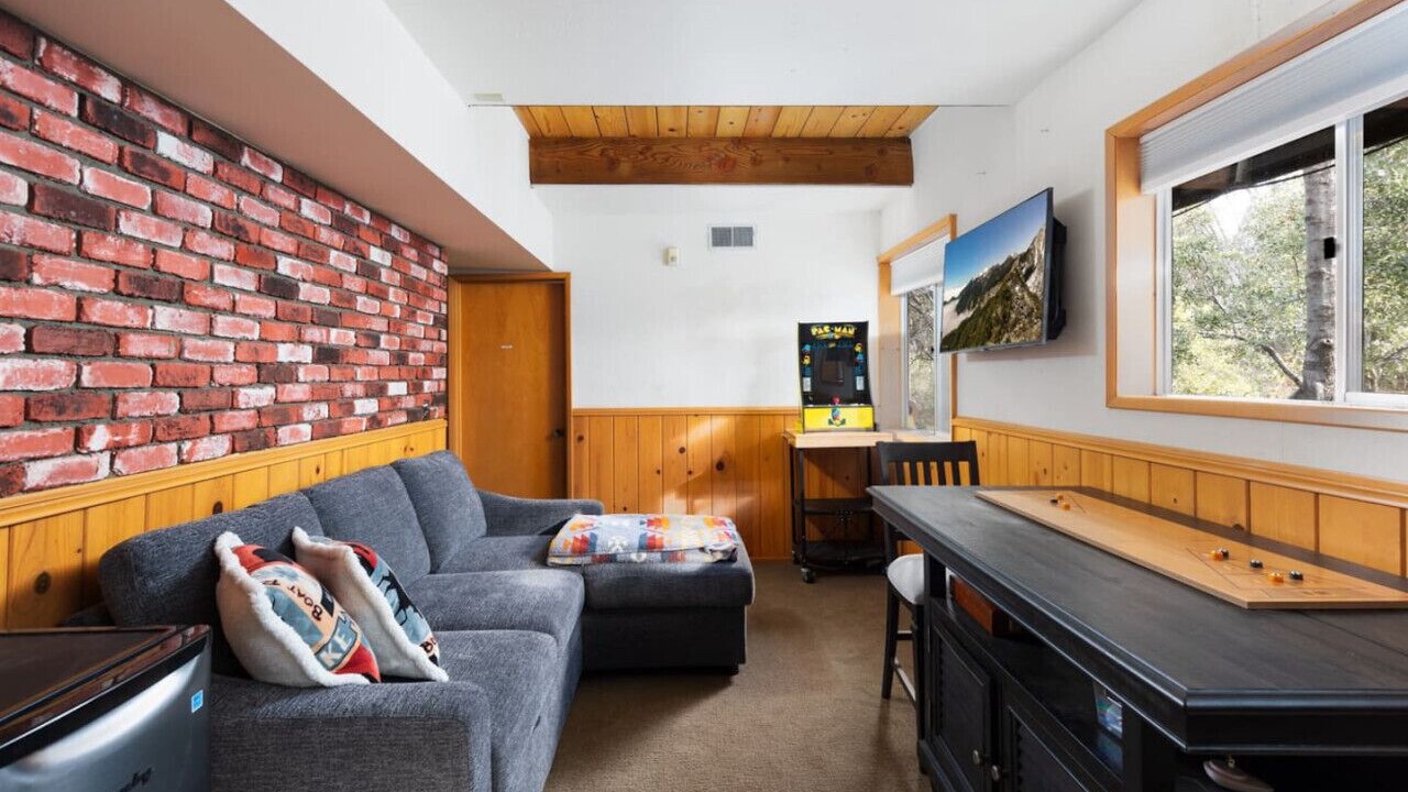 Photo of Bedroom in Lake Arrowhead
