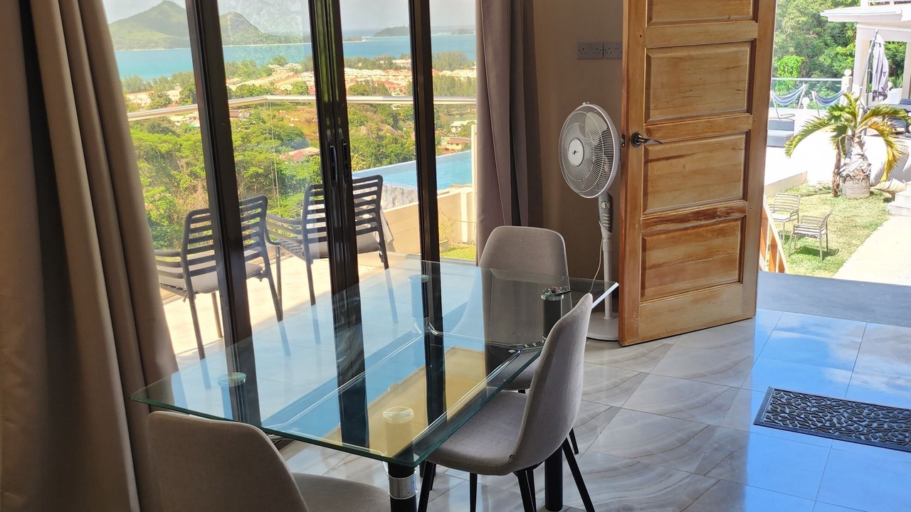 Photo of Livingroom in Anse Etoile