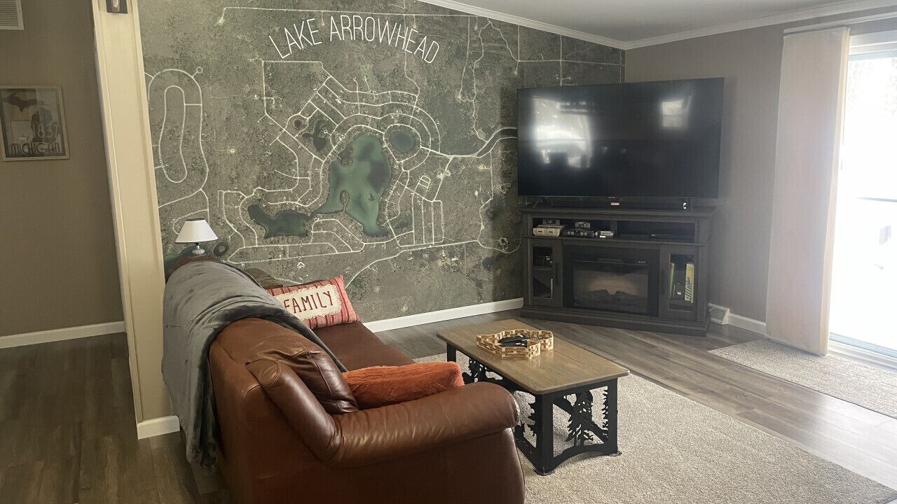 Photo of Livingroom in Lake Arrowhead