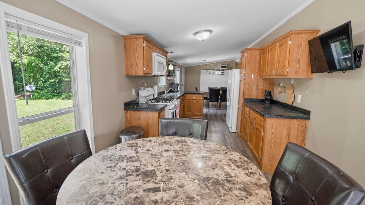 Photo of Kitchen in Lake Arrowhead