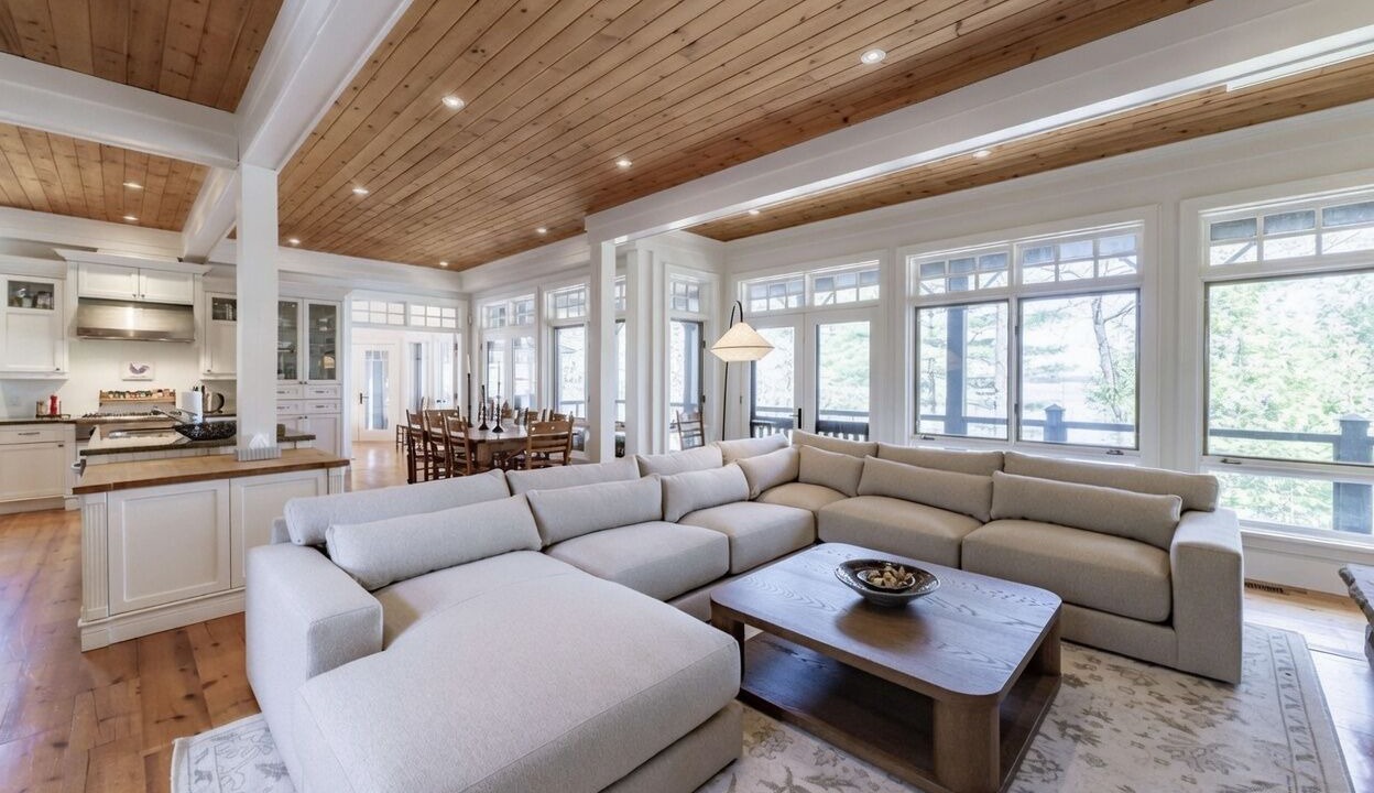 Photo of Livingroom in Muskoka Lakes