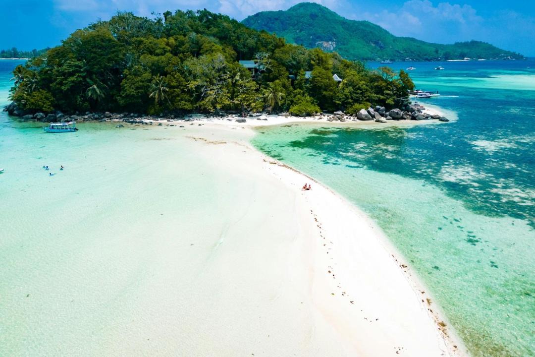 Photo of Others in Round Island
