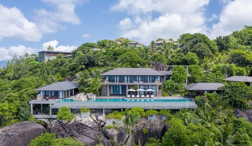 Villa (7 Bedrooms Residence)