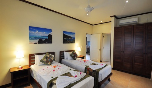 Luxury Chalet, 2 Bedrooms, Beach View