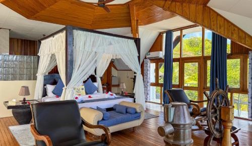 Junior Suite - Captain's Retreat