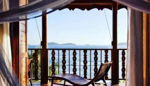 Villa - Beach Front