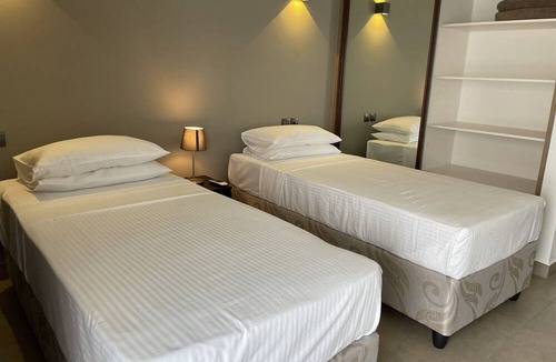 Beau Vallon Hotel | B Holiday Apartments