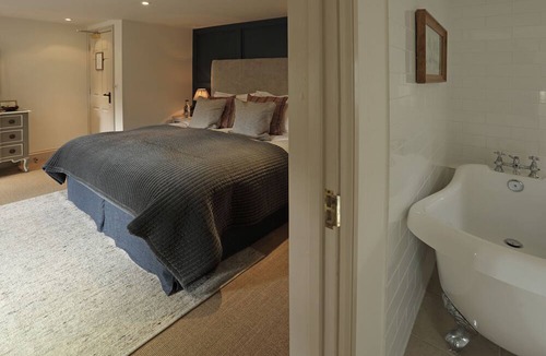 Nether Westcote Hotel | The Feathered Nest Country Inn