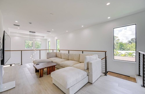 East Naples Cottage | Walk to Celebration Park: Naples Home w/Pool!
