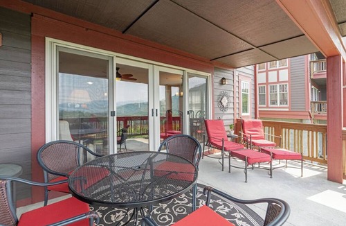 Banner Elk Condo | Grand Oaks RC1- Mountain Condo, Gated Resort, Indoor/Outdoor Pools & Hot Tub