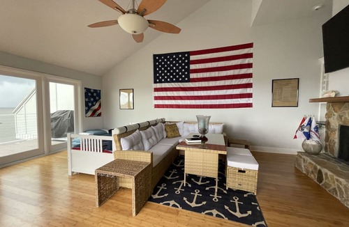East Pensacola Heights House | Watch Dolphins + more from your private balcony! Views & Mins. to P'cola Beach