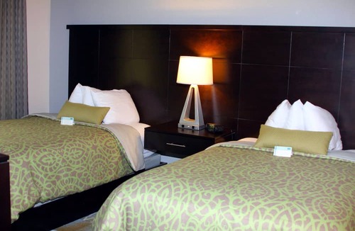 Liverpool Condo | Great for Business Travelers! Free Breakfast + Business Center | 1 Bedroom Suite Near Syracuse